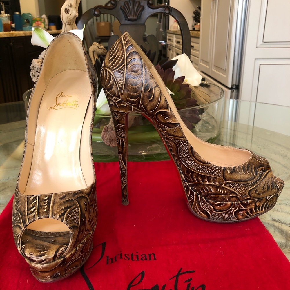 🔥Authentic Brown/Black Louboutin Peep Toe Pumps